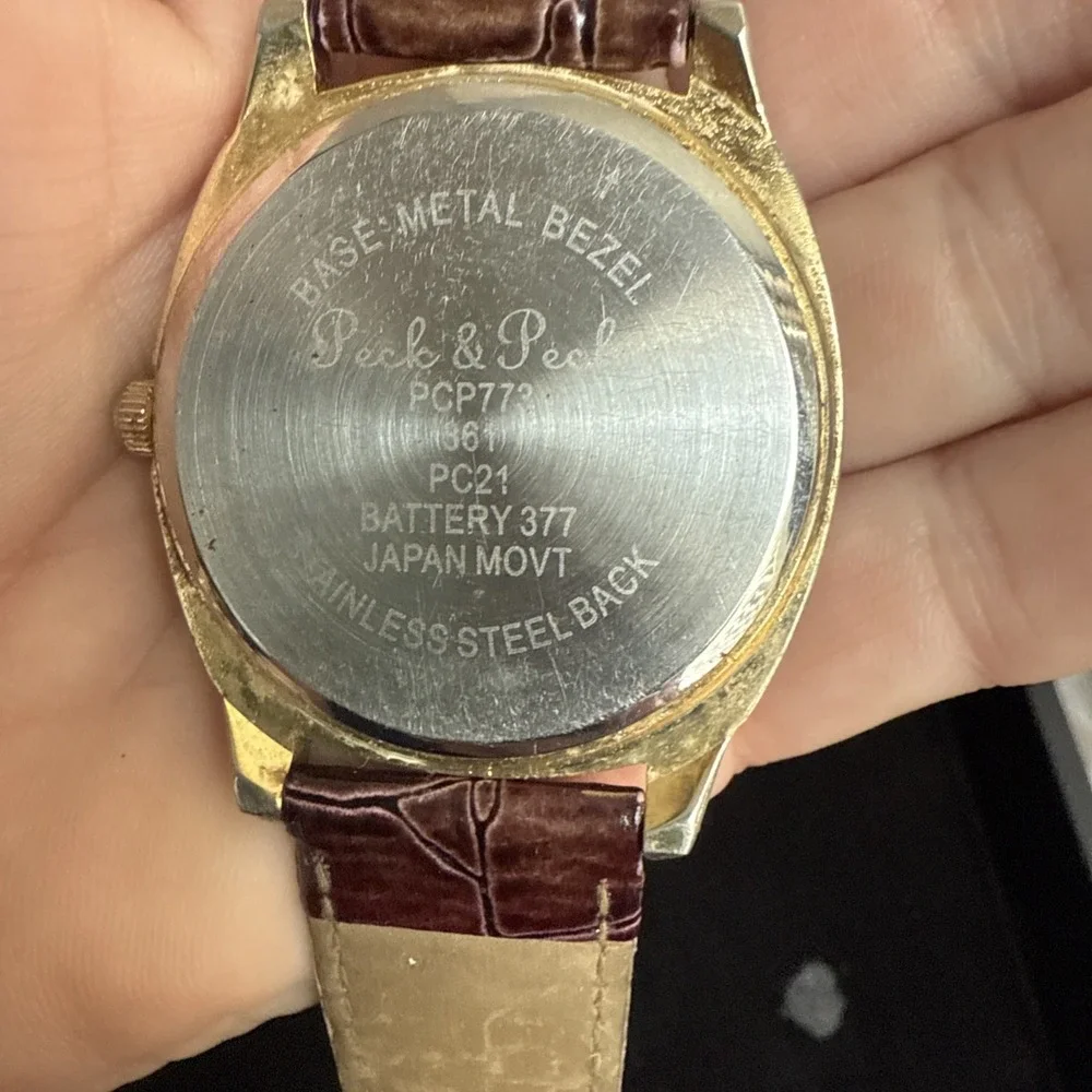 Peck & Peck Watch, Brown Buckle Band, Round Dial, Needs‎ Battery 4212